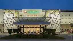 مستشفيات وأطباء