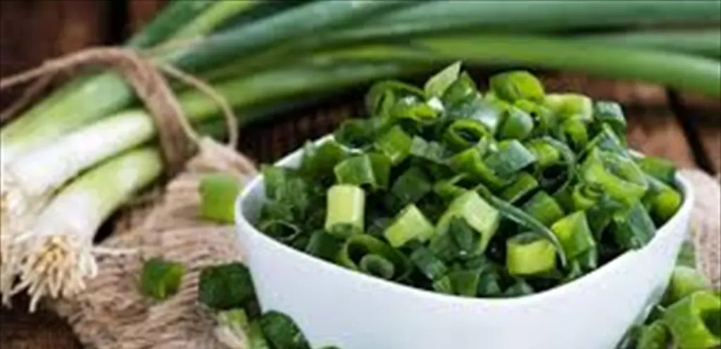 فوائد البصل الأخضر